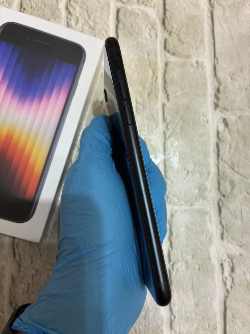 iPhoneSE3 本体128GB ブラック　修理交換歴無し