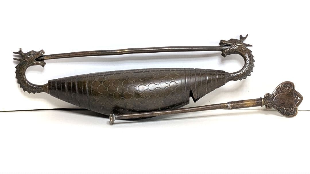 アンティーク錠前　双龍鍵　鍵　工芸品