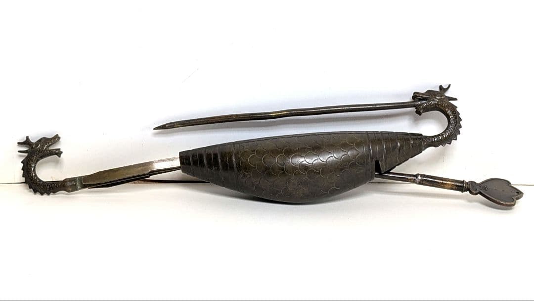 アンティーク錠前　双龍鍵　鍵　工芸品