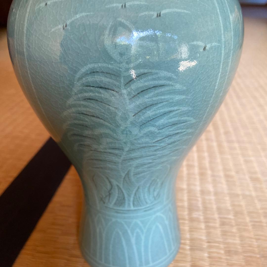 韓国の青磁の花瓶