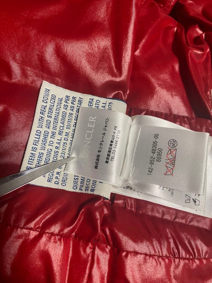 お*ん様 モンクレール　MONCLER ダウンベスト　赤　キッズ　可愛い　2y