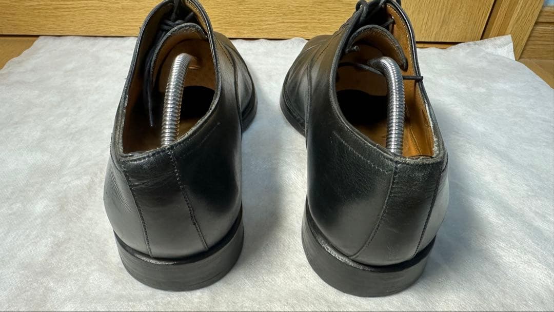 ジャランスリワヤ 内羽根ストレートチップ 黒UK8