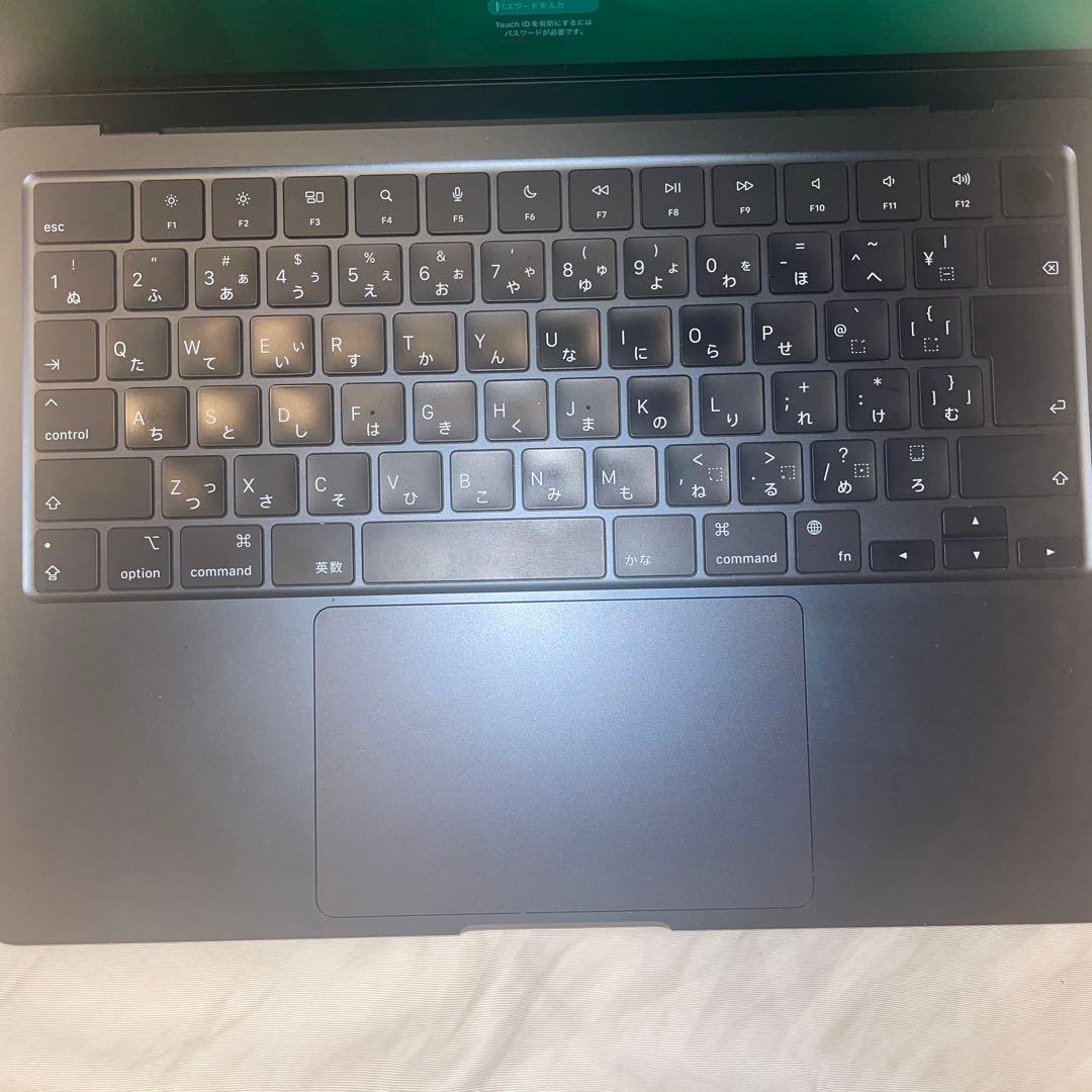 【大幅値下げ中！】MacBook AIR M2 16GB ケース・充電器付き！