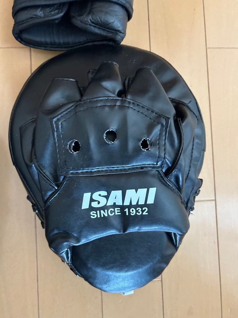 イサミ　キックボクシングセット　レガース　グローブ　プロテクター　ミット