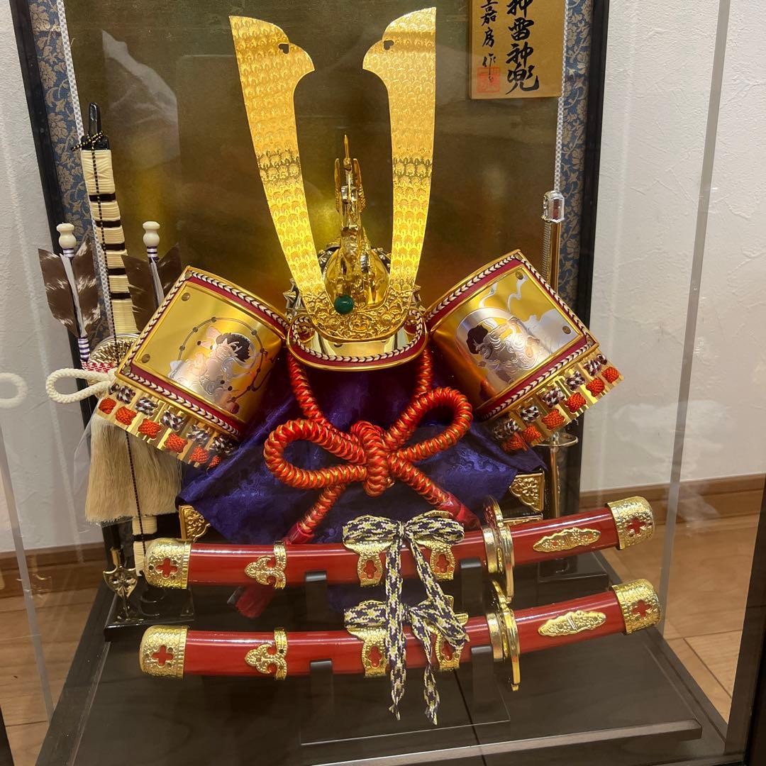 五月人形　兜　ケース入り・オルゴール付