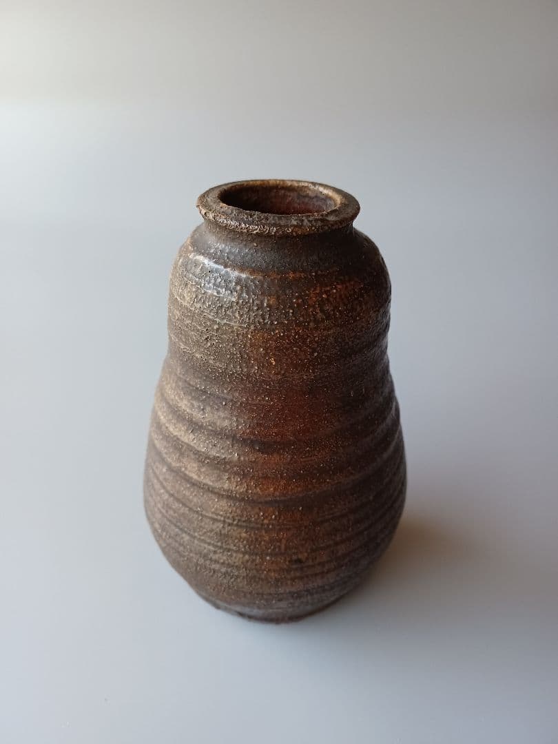 一輪挿し　小さな　花入　桐箱入　土味　野の花