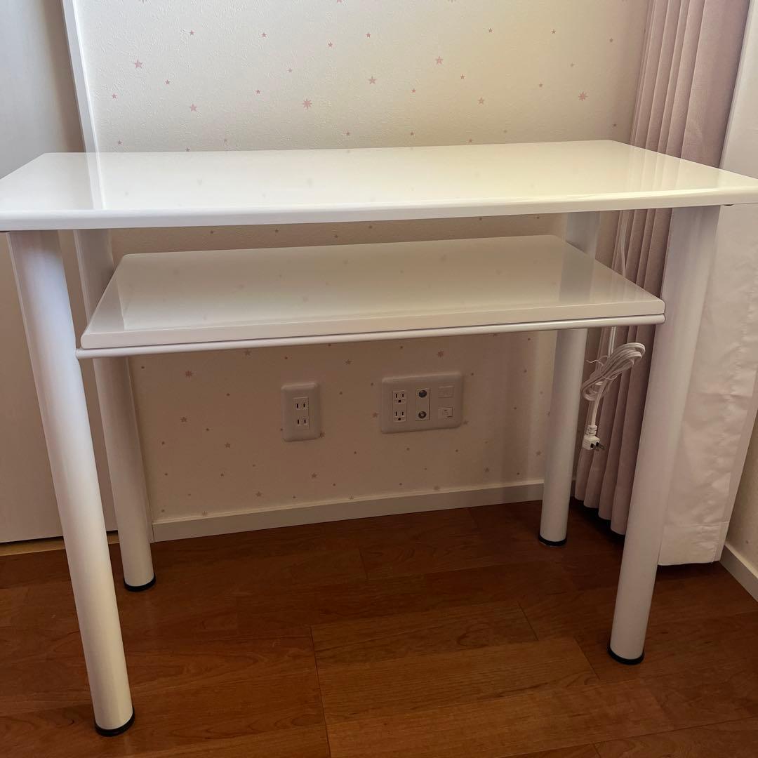【超美品】エトゥベラ ネイルテーブル パソコンデスク　作業台 スリム コンセント