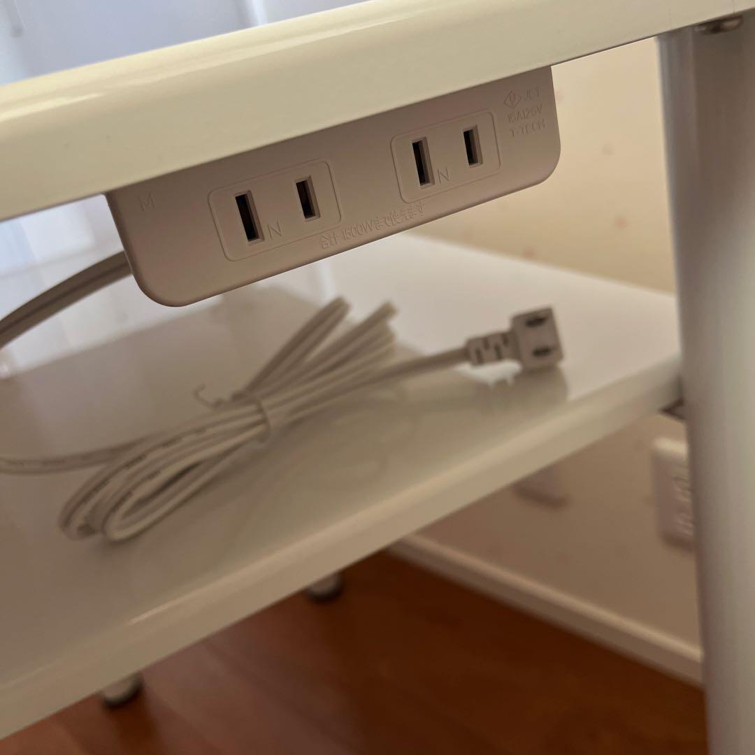 【超美品】エトゥベラ ネイルテーブル パソコンデスク　作業台 スリム コンセント