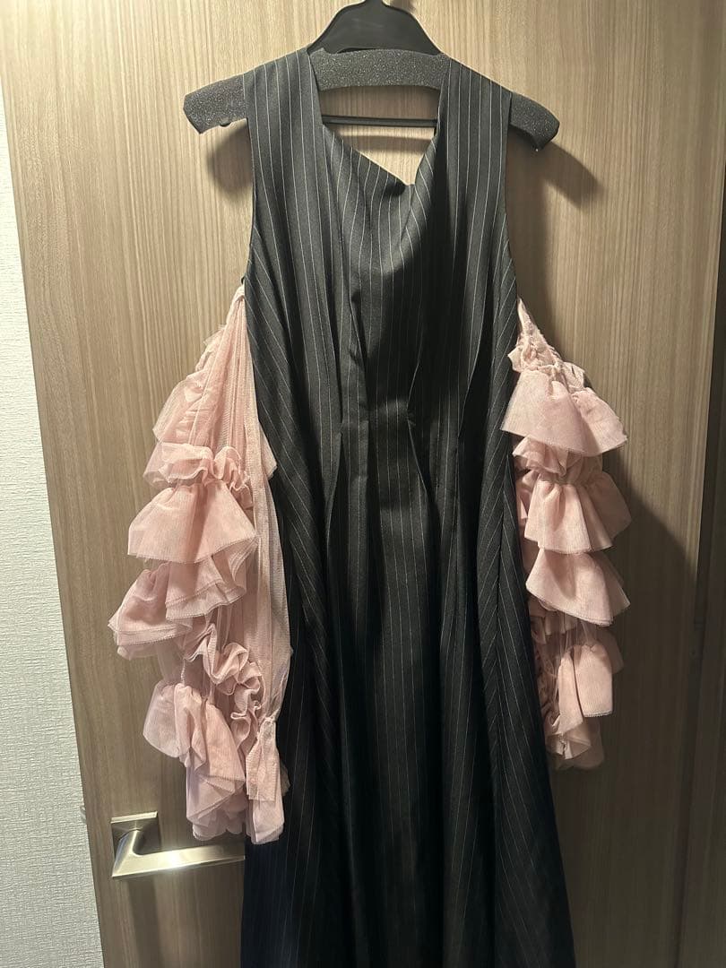 et.UNiVER フリルスリーブドレス　ブラック　オケージョン　参列　ドレス