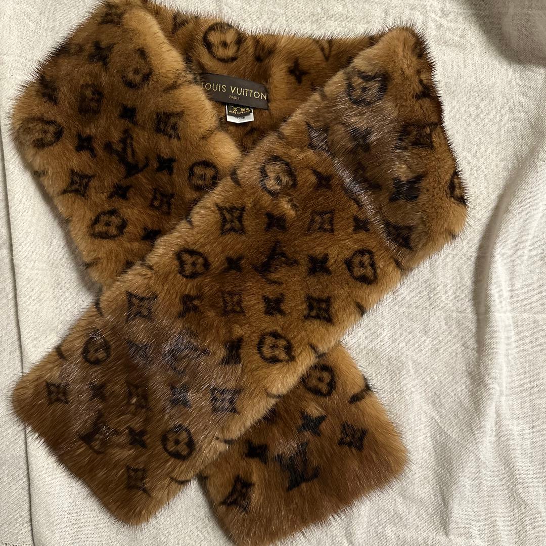 LOUIS VUITTON : ミンク100％　マフラー