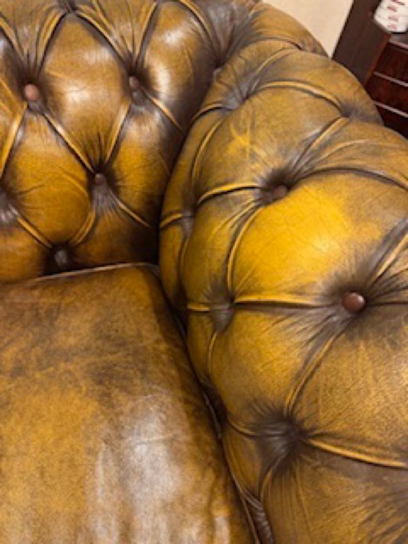 サニーレタス　本革 チェスターフィールドソファ