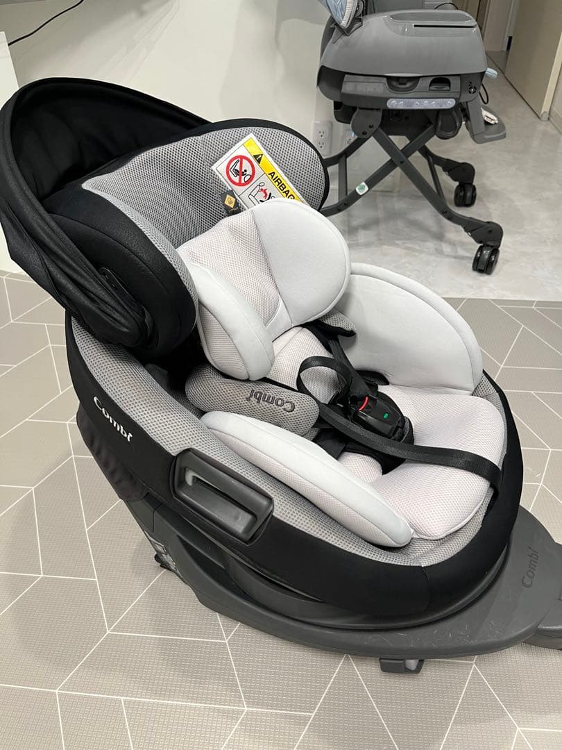 combi THE S Air ISOFIX エッグショック　チャイルドシート