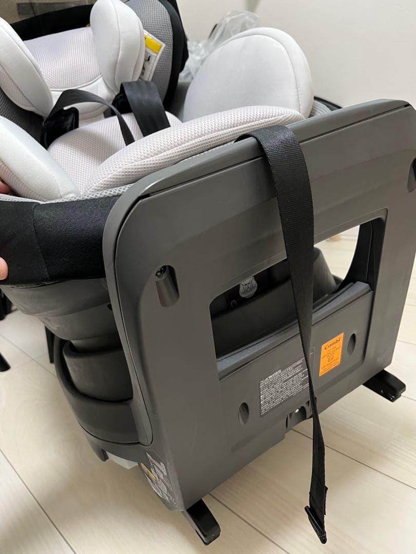 combi THE S Air ISOFIX エッグショック　チャイルドシート