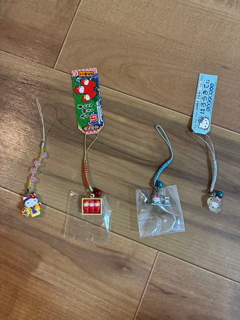 サンリオ ハローキティ ご当地 ストラップ 根付け まとめ売り 148個