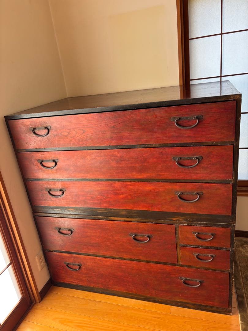 アンティーク　飴色のツヤ美しいシンプル和箪笥　たっぷり収納