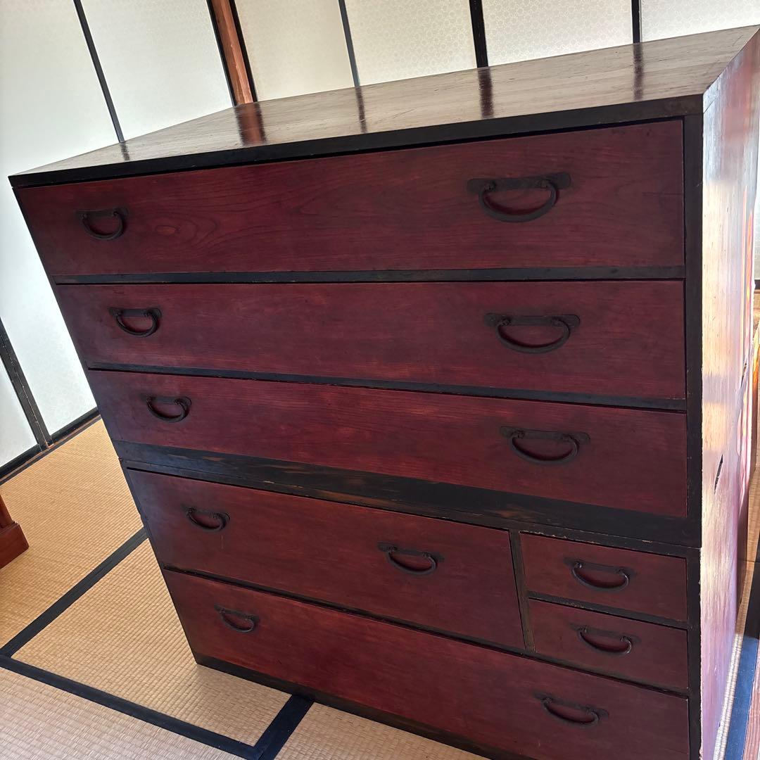 アンティーク　飴色のツヤ美しいシンプル和箪笥　たっぷり収納