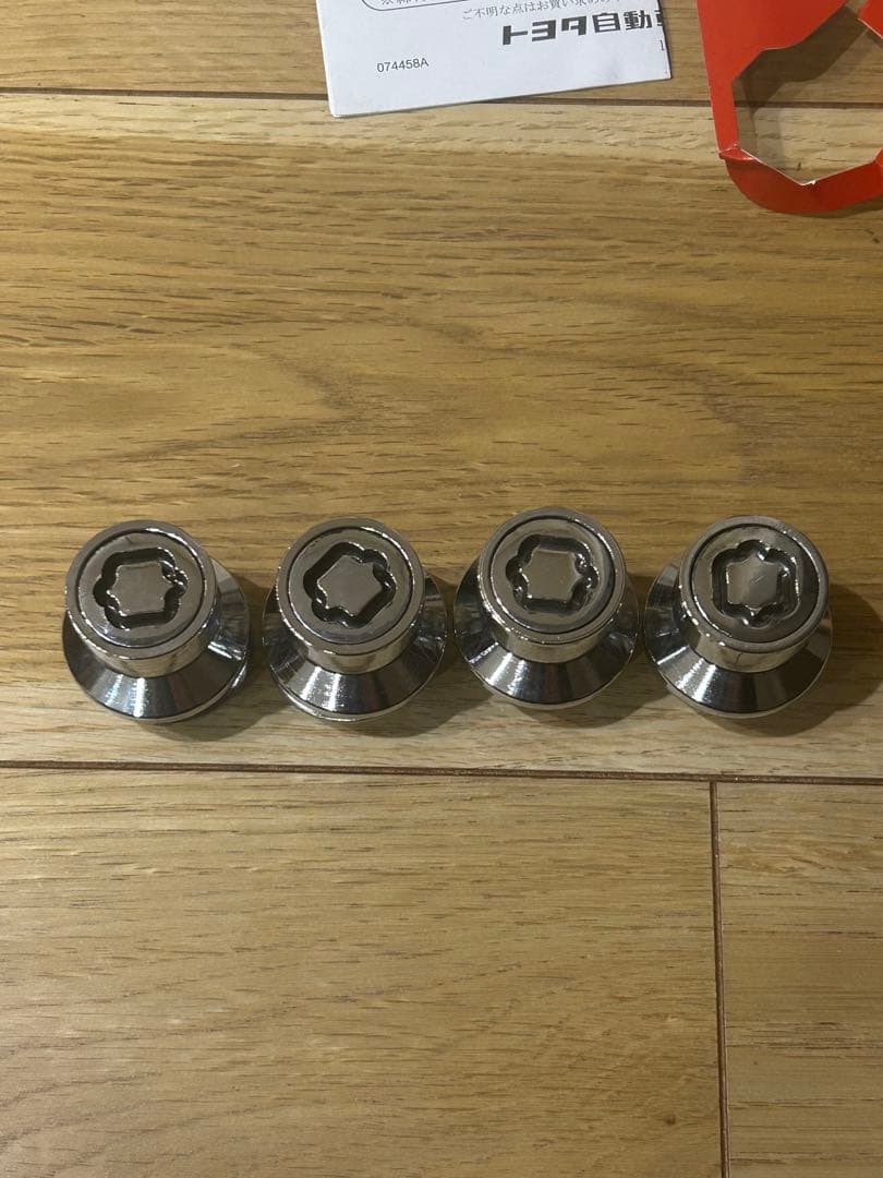 トヨタ純正ホイールロックナット　40系アルファード　ランドクルーザー250