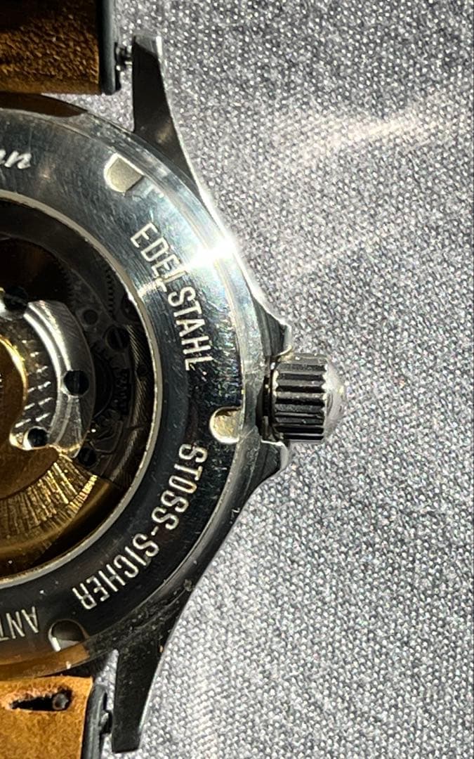 ジンSinn556 自動巻き 腕時計 ブラック文字盤 デイト付 ドイツ製