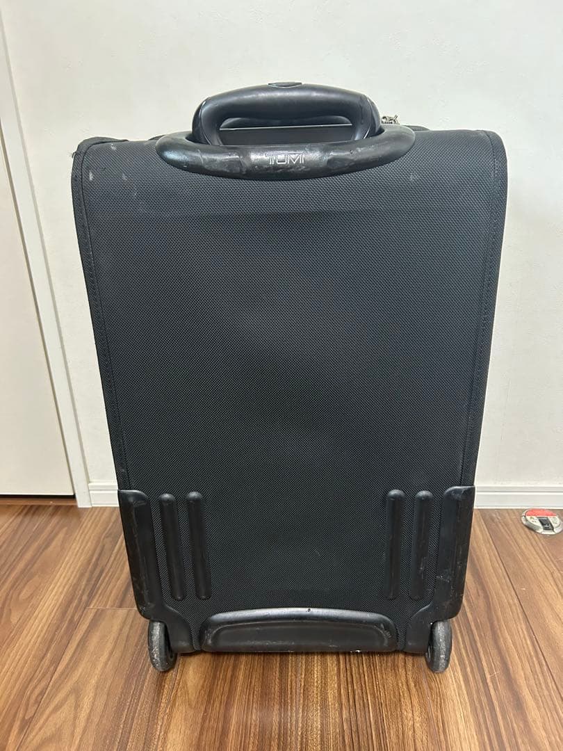 TUMI ブラック キャリーケース 機内持ち込み