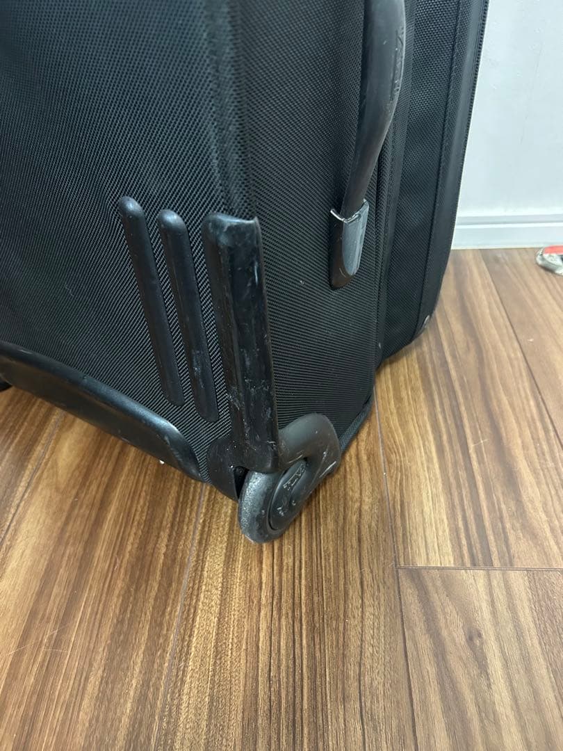 TUMI ブラック キャリーケース 機内持ち込み