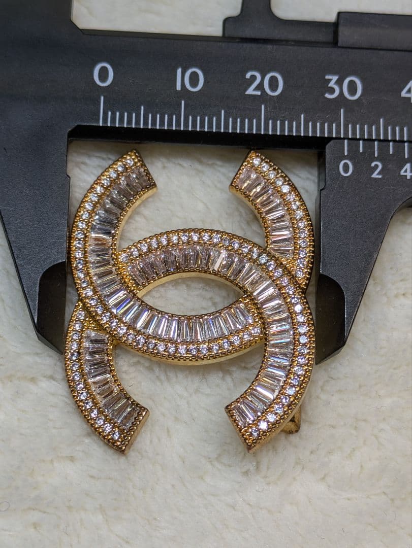 シャネル　ヴィンテージ　ブローチ　ラインストーン　ビンテージ　ゴールド