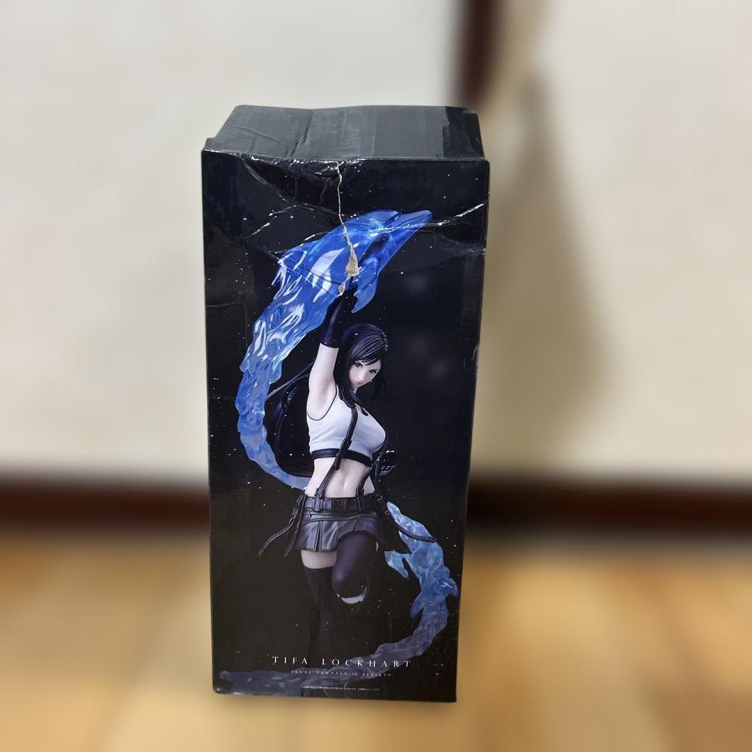 ティファ・ロックハートの美しいフィギュア、エンド賞