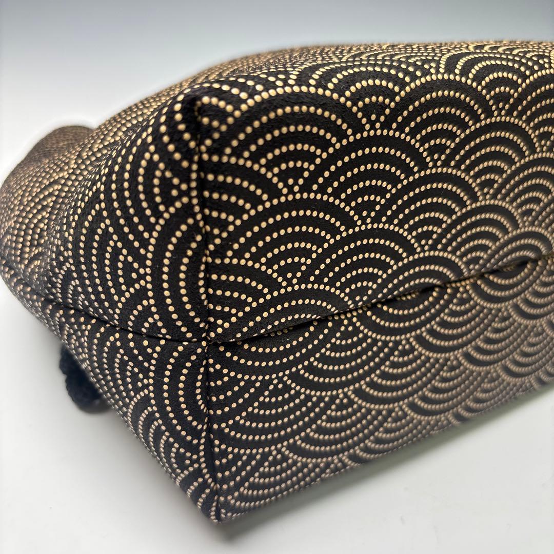 印傳屋　巾着袋　信玄袋　鶴銀杏と青海波文　甲州印伝　鹿皮　木箱付