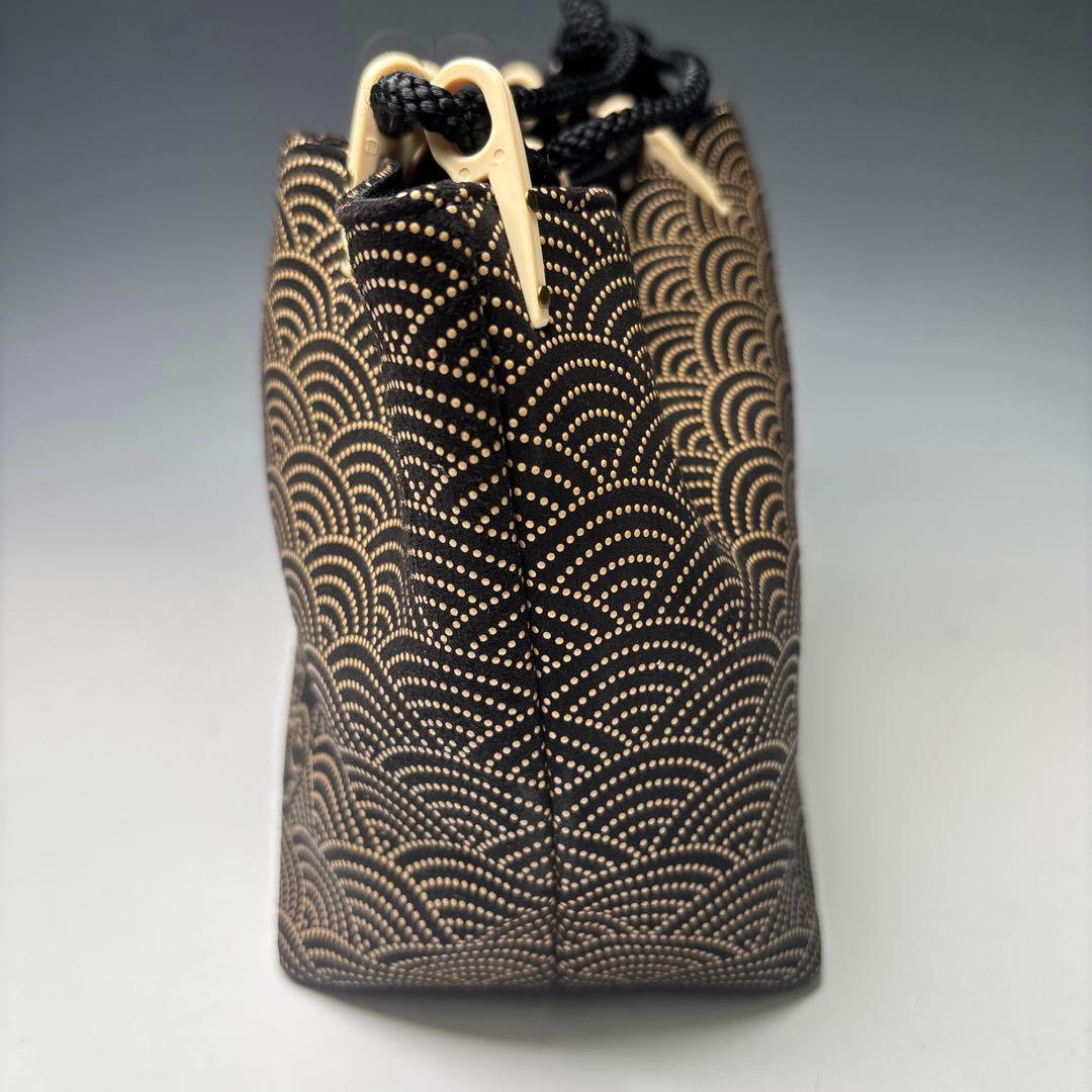 印傳屋　巾着袋　信玄袋　鶴銀杏と青海波文　甲州印伝　鹿皮　木箱付