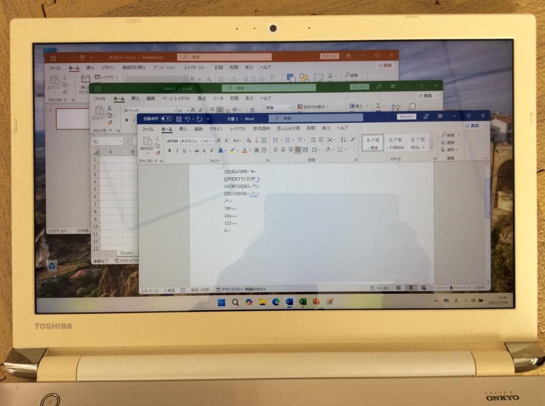 東芝ノートPC　高スペック　Win11 Corei7 16G SSD256G