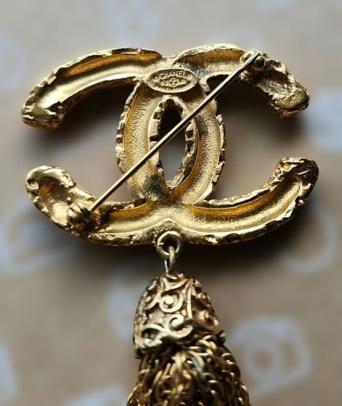 CHANEL シャネル　ブローチ　ココマーク　溶岩