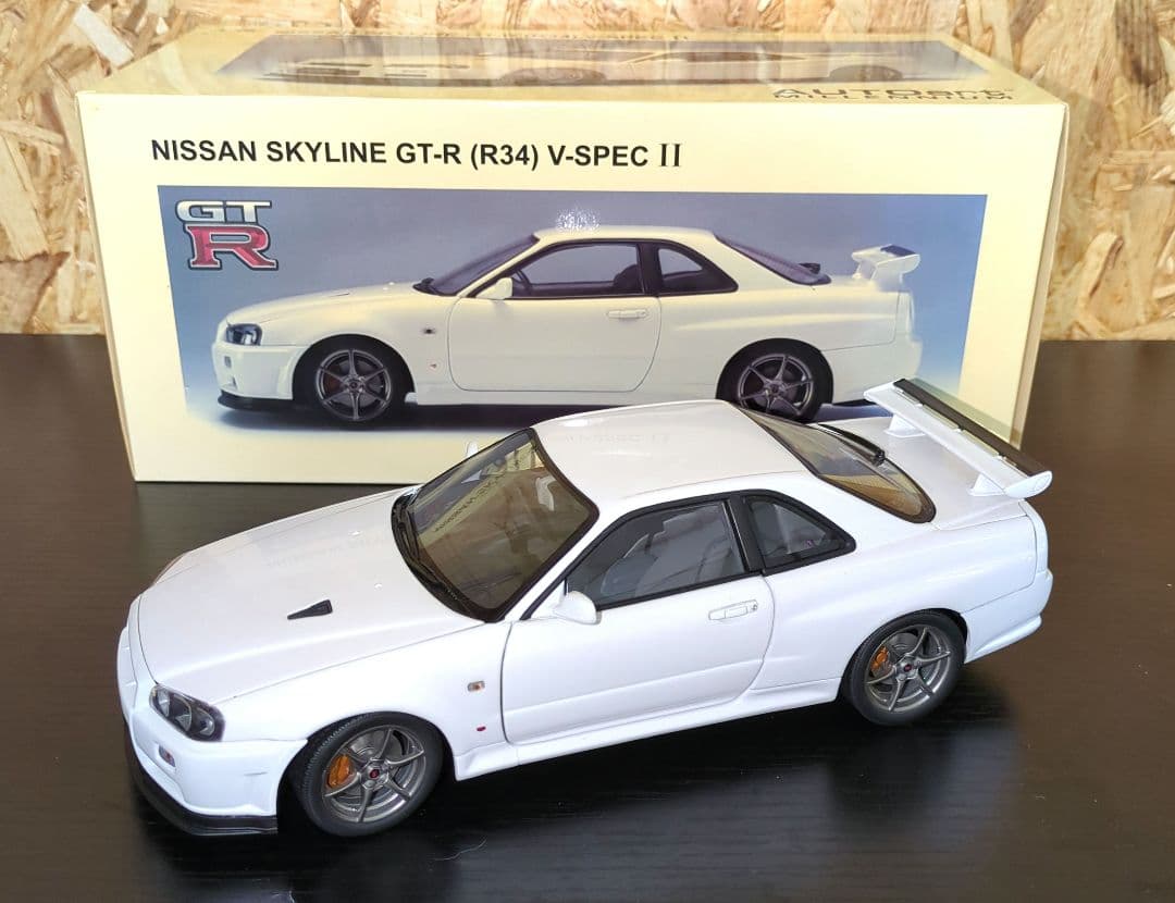 オートアート1/18 スカイライン GT-R R34 VスペックII