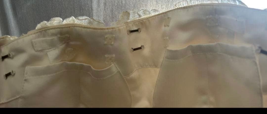 【メルカリ市限定半額出品】ウェディングドレス Aライン ロングトレーン