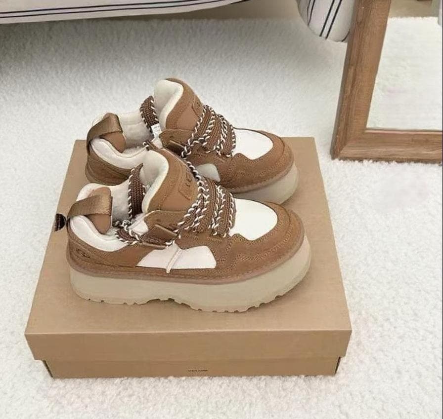 UGG アストロメル 厚底スニーカーASTROMEL 24cm