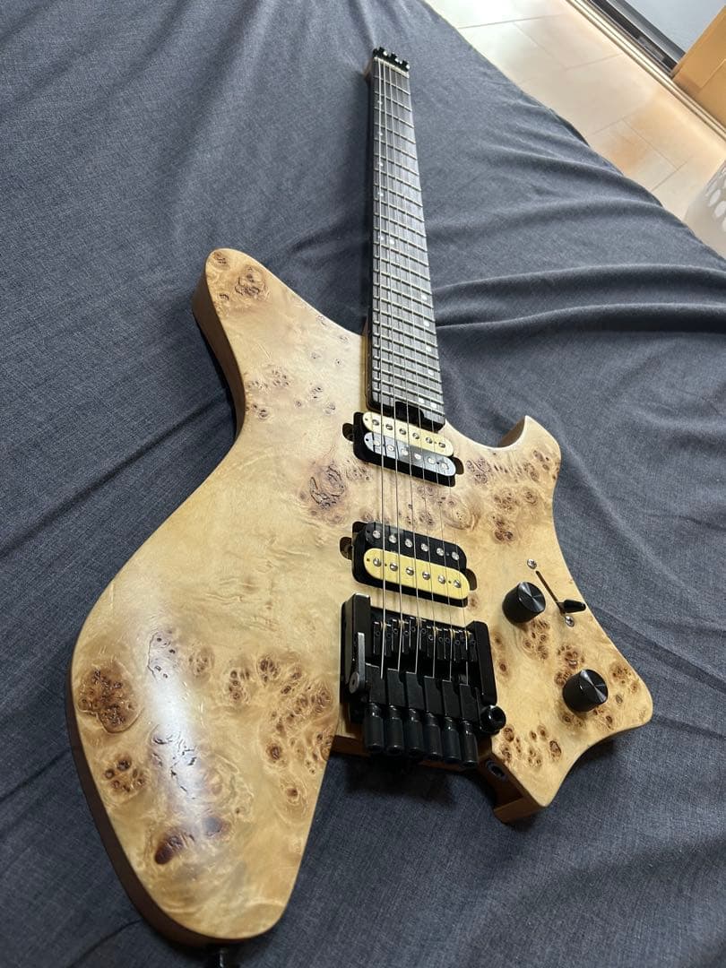 EART GUITAR ヘッドレスギター