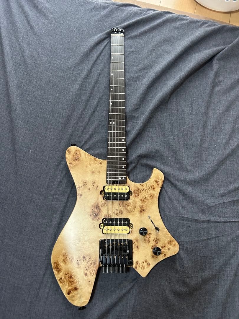 EART GUITAR ヘッドレスギター