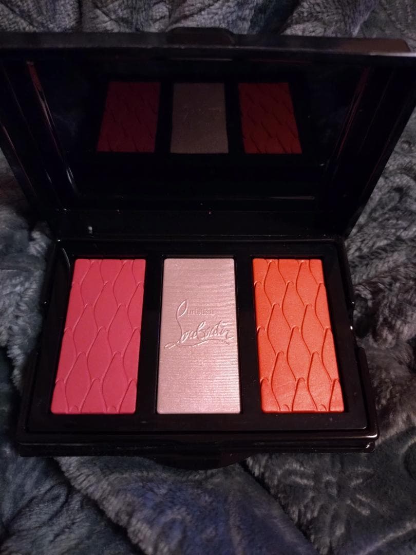 新品未使用　クリスチャンルブタン ラパレットケース　 チーク フェイスカラー