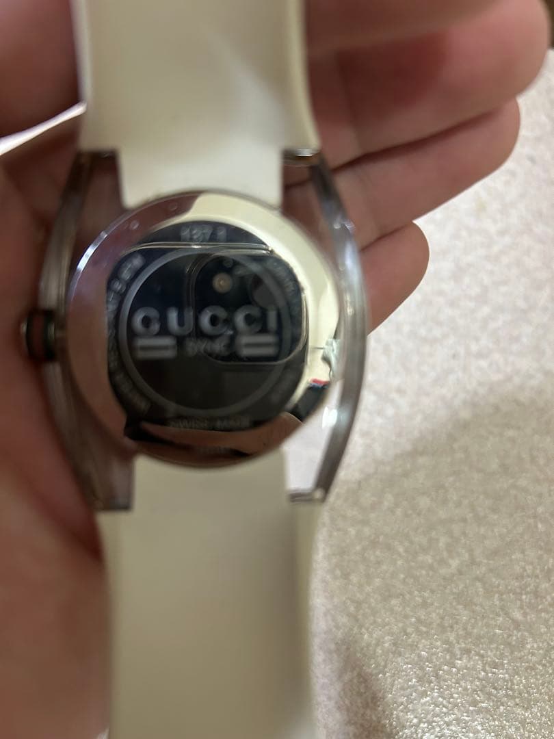 GUCCI ホワイトラバーベルト腕時計 二千円まで値下げ可能