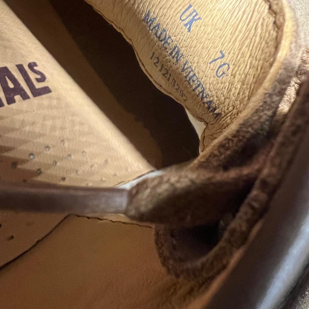 〇T上1042 未使用 クラークス ワラビー ナタリー 25.5 スエード