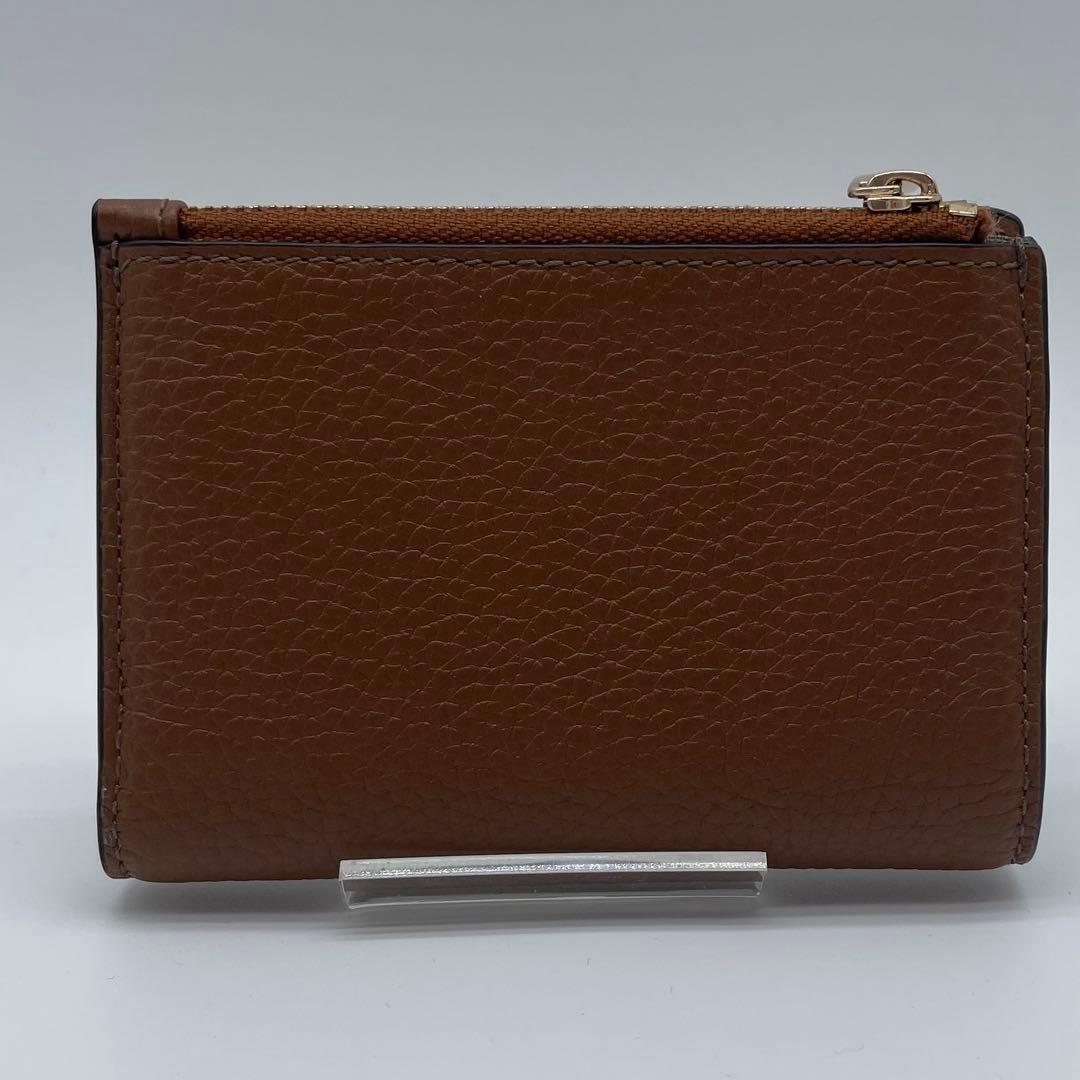 未使用　FURLA 二つ折り財布　ダフネ　アーチロゴ