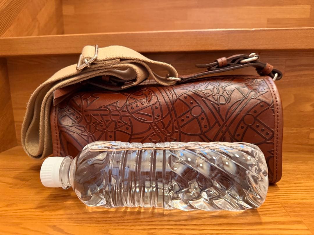 Vivienne Westwood レザーショルダーバッグ