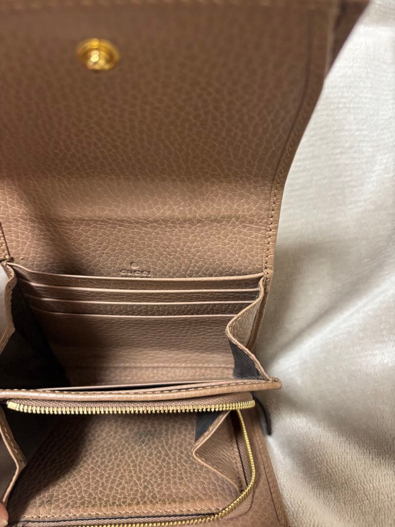 GUCCI 二つ折り財布 ピンクベージュ