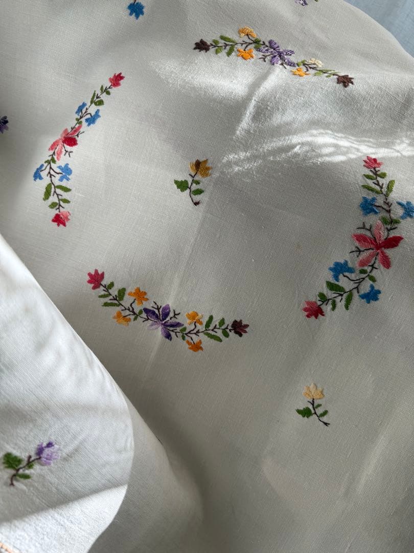 フランスアンティークஐ⋆*花柄刺繍のリネンクロス