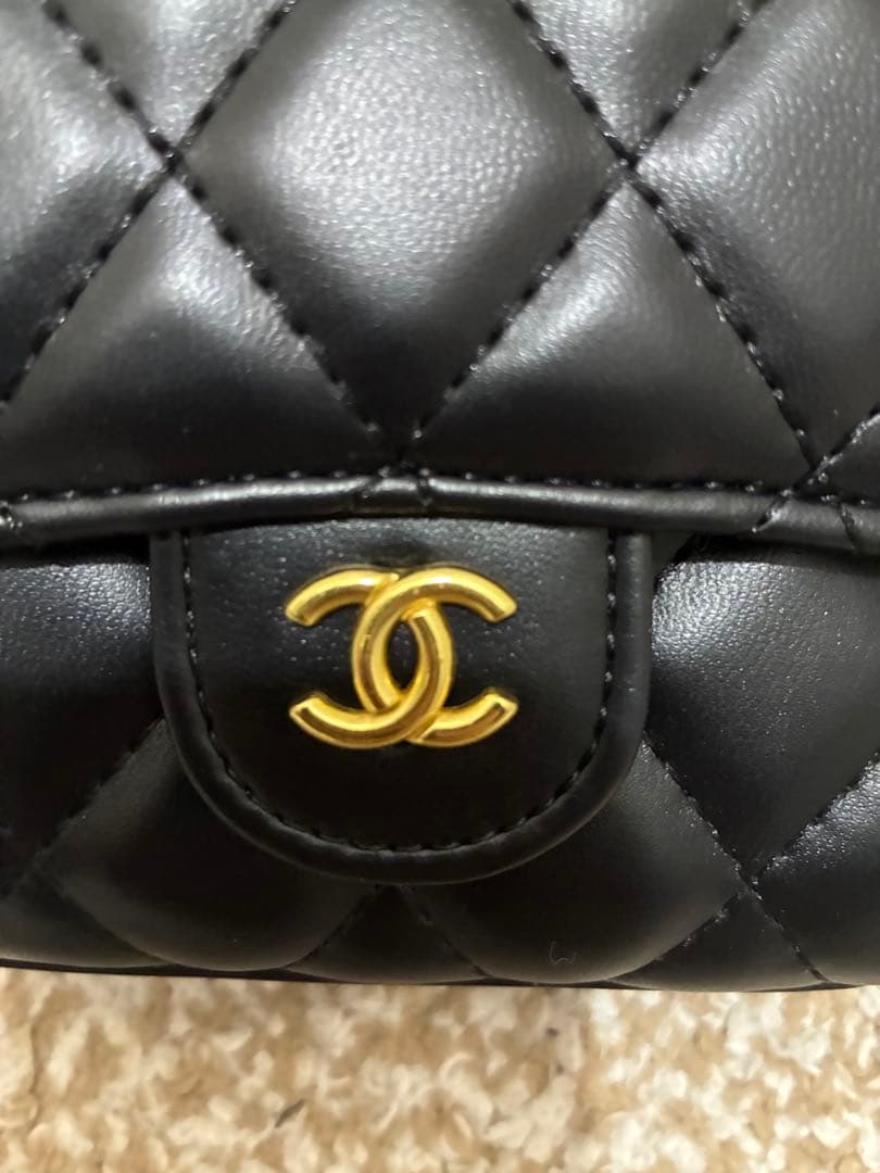 CHANELノベルティバックブラックキルティングチェーンショルダーミニバッグ