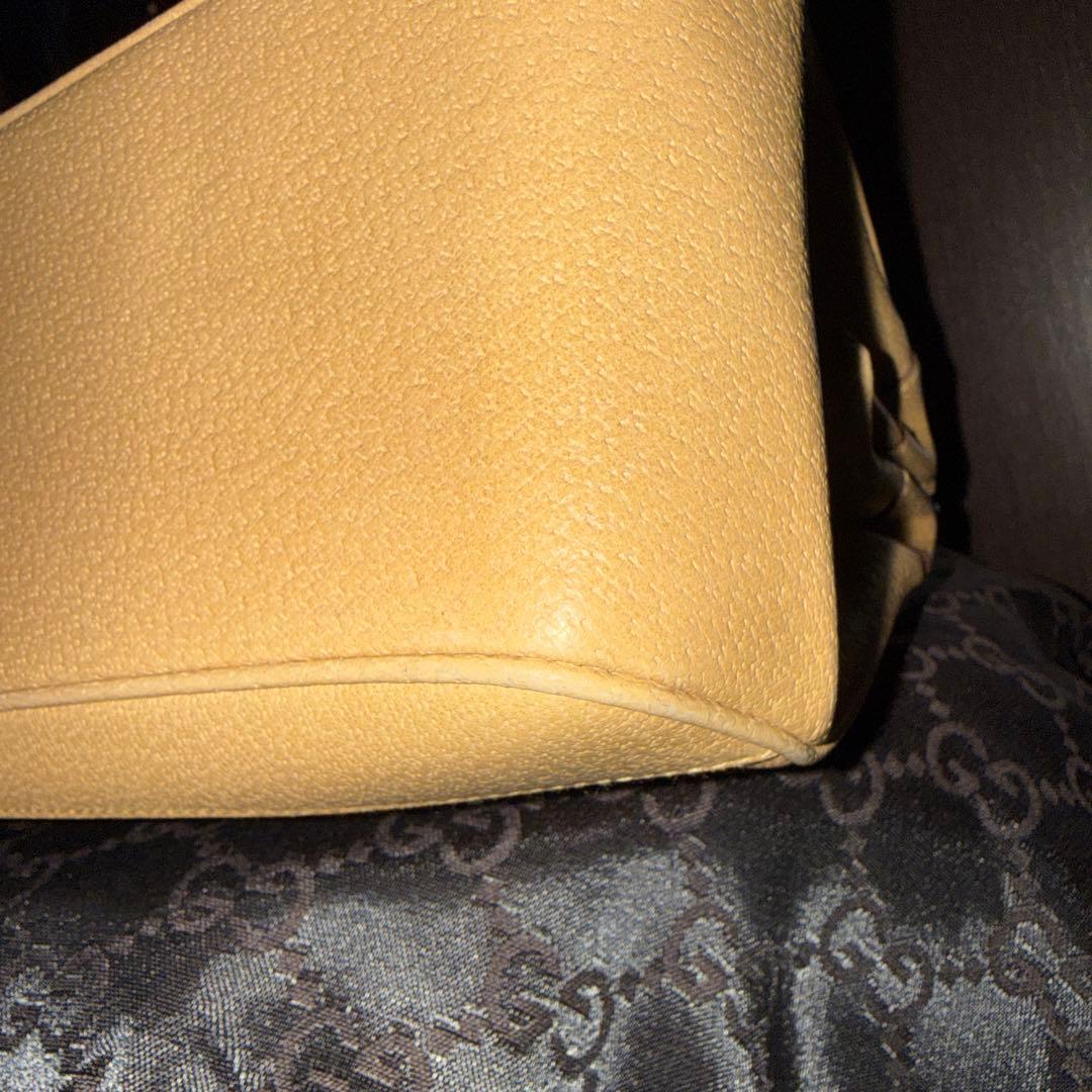 美品　グッチ　ハンドバッグ　がま口　成人式 レザー　ベージュ GUCCI ロゴ