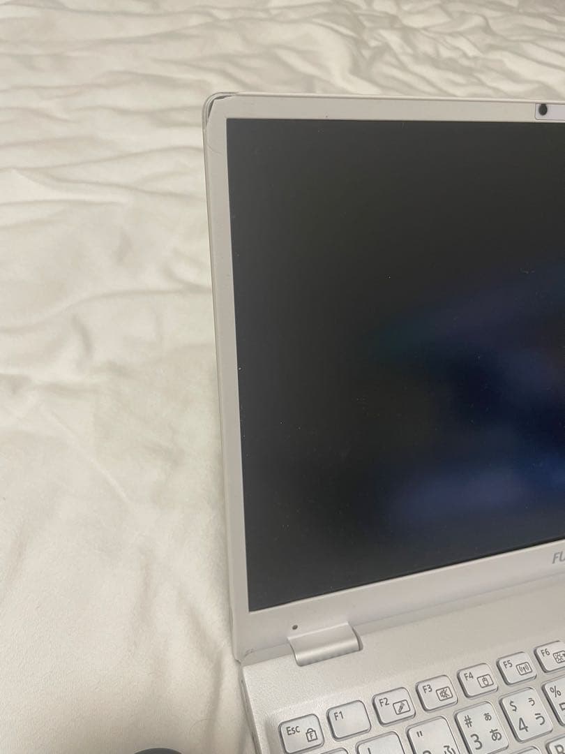 s*n様 富士通　ノートパソコン　LAPTOP-LGVOS4N9 充電器、ケース