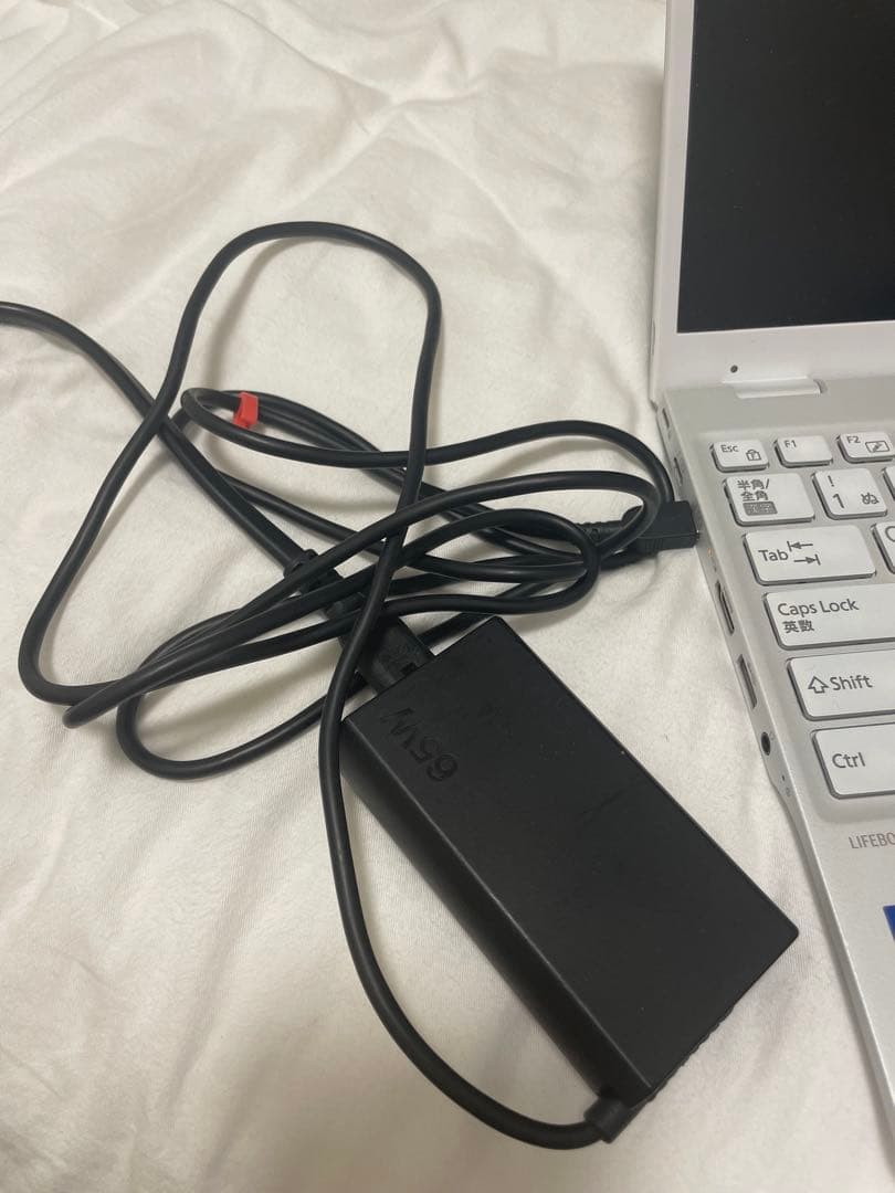 s*n様 富士通　ノートパソコン　LAPTOP-LGVOS4N9 充電器、ケース