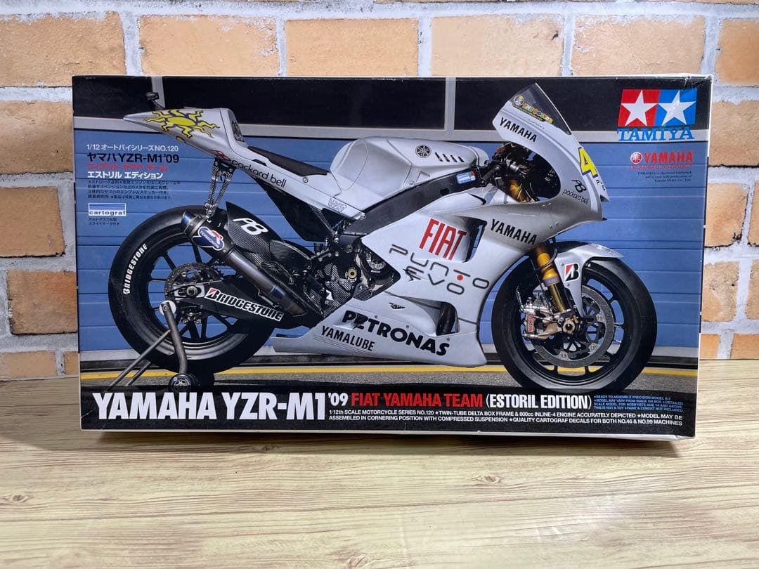 新品ヤマハ YZR-M1 ’09 フィアットエストリルエディション【14120】