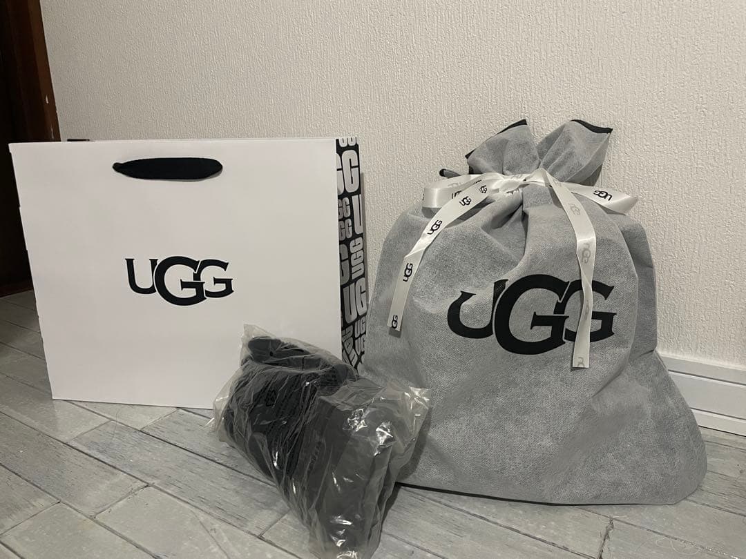 UGG ブラック ボア手袋 新品未使用