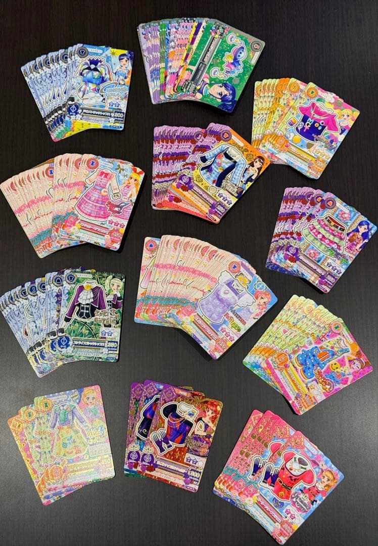 アイカツカード　約800枚まとめ売り　カードファイル5個おまけ付き