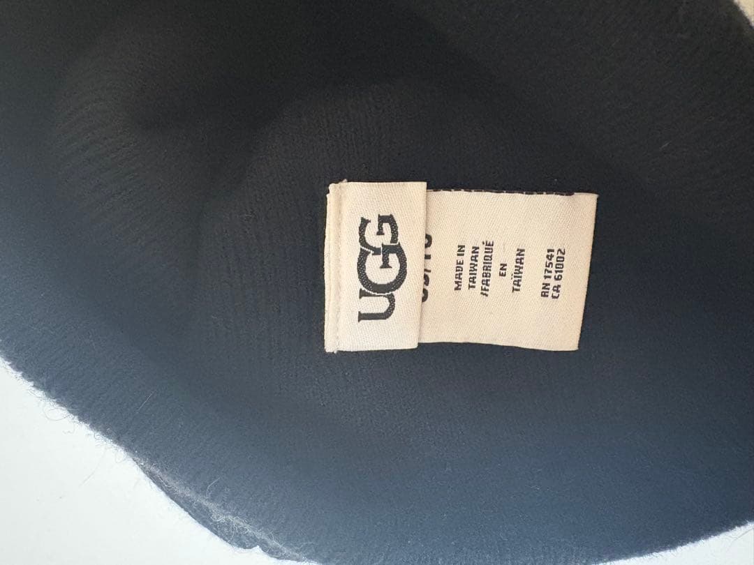 本日発送‼️UGG 3D GRAPHIC LOGO BEANIE ニット帽